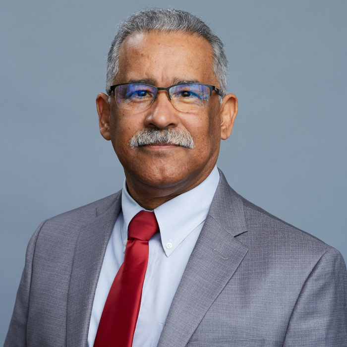 Dr. Elías Rodríguez